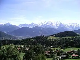 Cordon with the Mont-Blanc mountains in the background