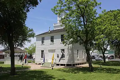 Facade (2018)