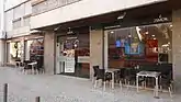 Exterior view of a vape shop.