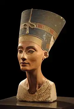 Nefertiti Bust; 1352–1336&nbsp;BC; painted limestone; height: 50&nbsp;cm; Neues Museum (Berlin, Germany)