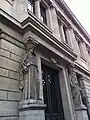 Late-19C portal of the extension at 83, boulevard Saint-Germain