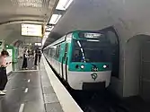 Line 8 platforms at République