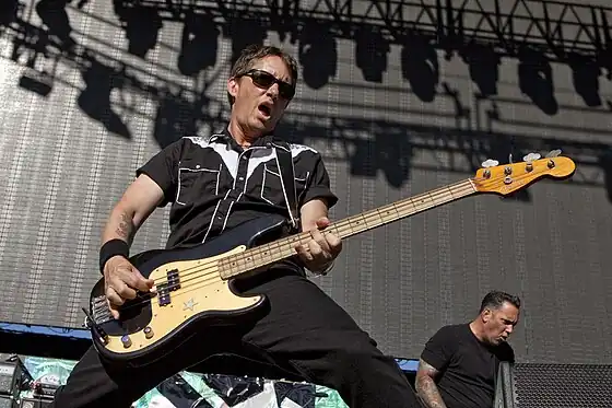Scott_Shiflett_performing_KROQ_Weenie_Roast_Verizon_Wireless_Amphitheatre_Irvine,_CA_2011.jpg