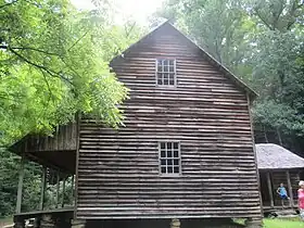 Side view of Tipton Place