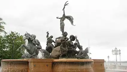 Street art, statues in Isleta de San Juan