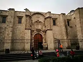 Side portal
