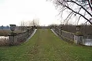 The approach to the bridge